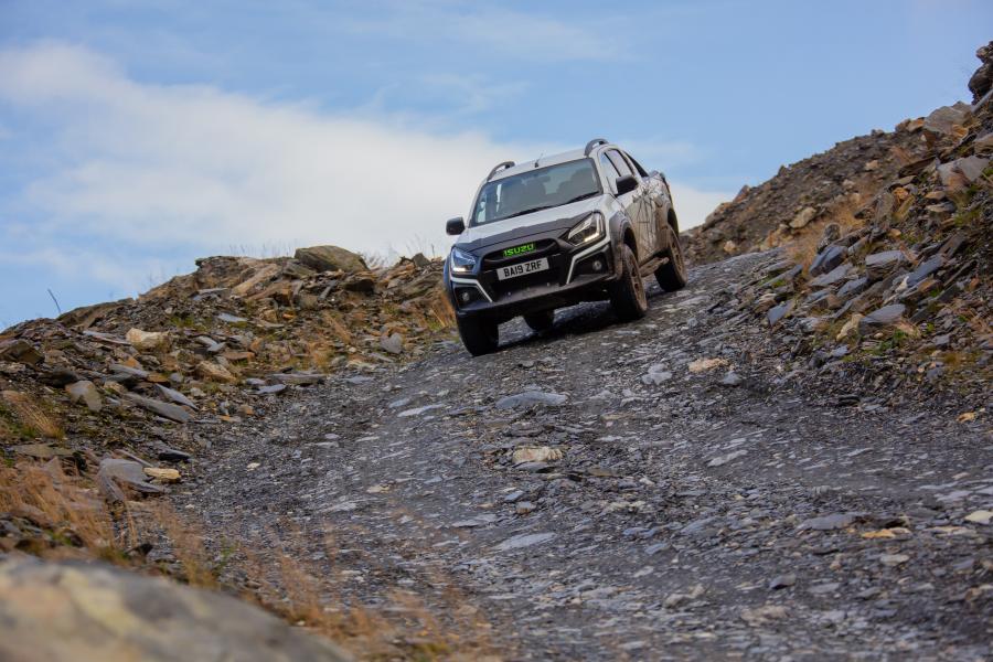  Isuzu D-Max XTR 2019 года  (UK) (фото 28 из 40)